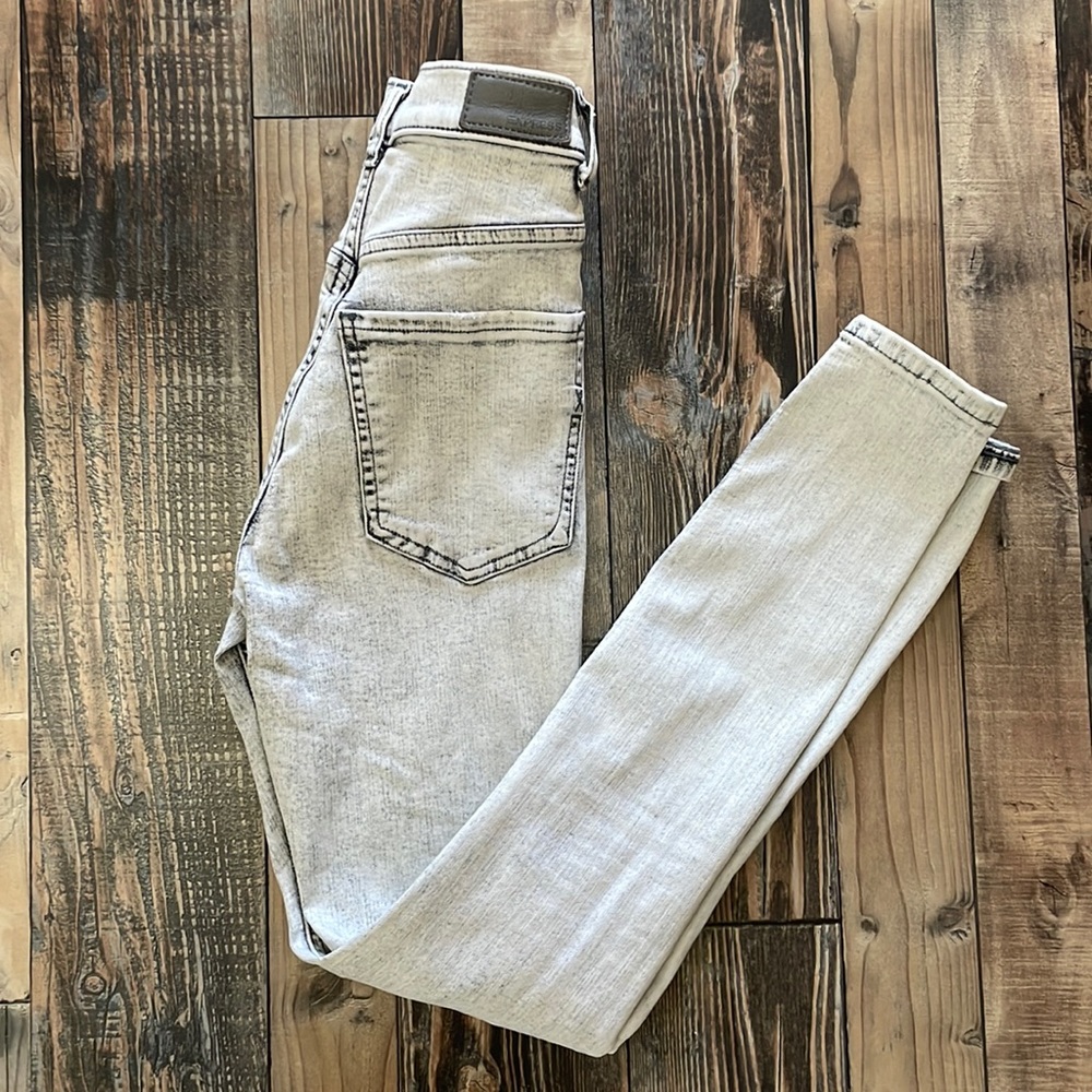 EXPRESS STRETCH DENIM + PERFECT LIFT SIZE 00R